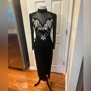 Sterling by Stone Ferris Vintage BLK & SLVR Midi Embellished Long Sleeve